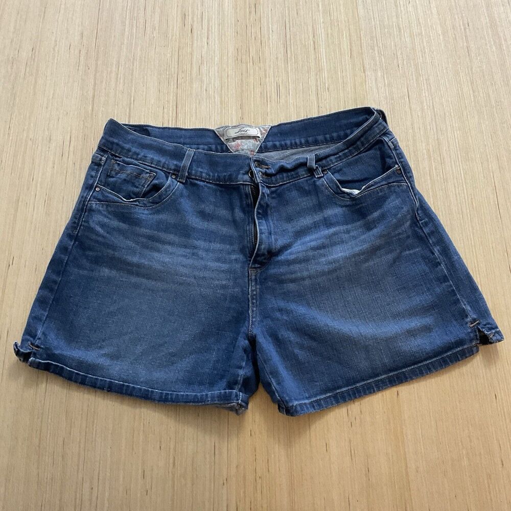 Levi's Strauss Blue Jean Mom Shorts Size 16 Slit Leg Stretch Vintage